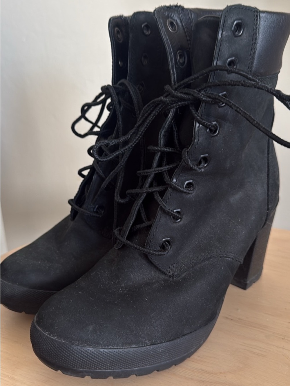 Timberland Black Lace-Up Suede Block Heel Boots